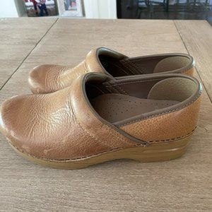 Dansko Clogs Professional Honey